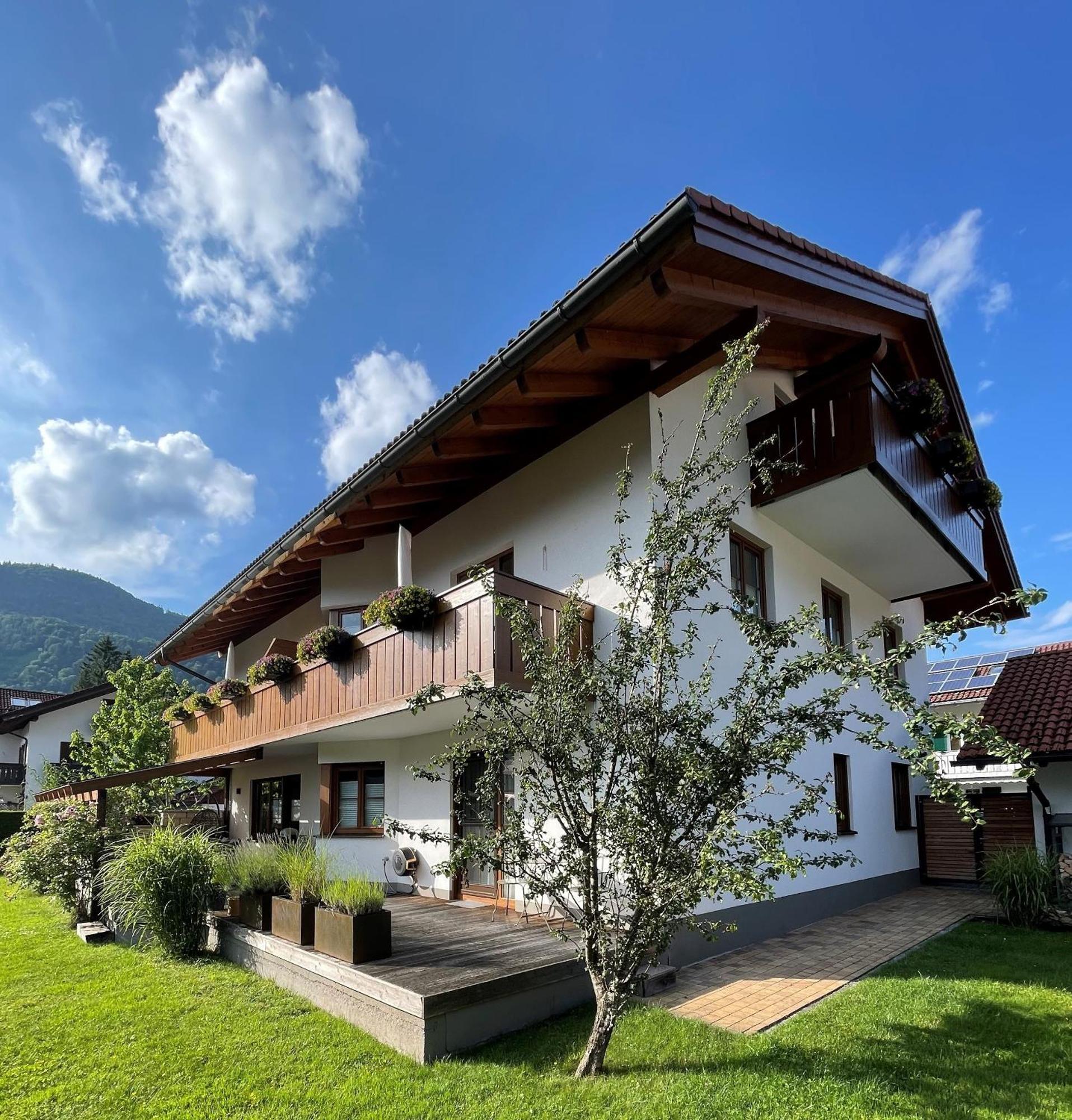 Das Bergquartier - Ferienwohnung Rabenkopf オーベラウ エクステリア 写真